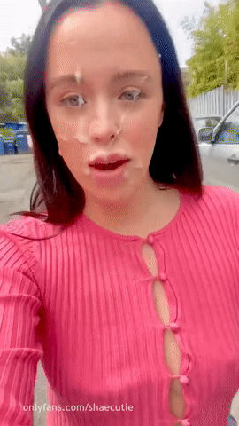Avant de se dire au-revoir, Luna veut un souvenir de vous (CumWalk)