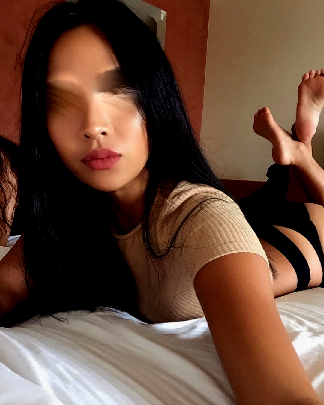 Kléo, 24 ans, asian babe pour un groupe de hardeurs en dernière minute